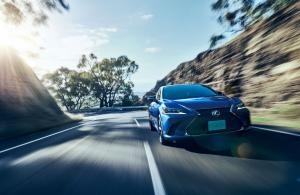 2018 Lexus ES300h F-Sport